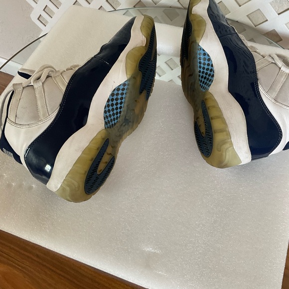 Air Jordan 11 Retro Sneakers - Picture 6 of 16